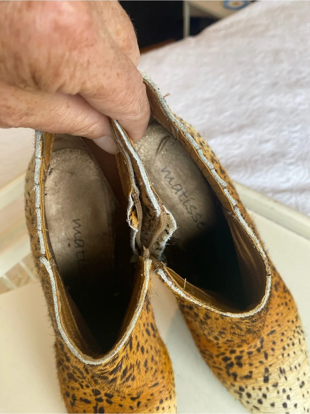 Matisse Nugent leopard print ombré, calf hair , wedge ankle booties. Size 9